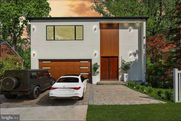 Exterior, Facade, Modern