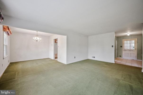 Chandelier, Empty room, Interior