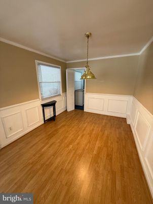 Empty room, Interior, Pendant Lights, Wood Texture Flooring