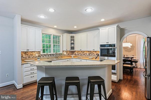 Dining room, Interior, Kitchen, Recessed Lighting, Wood Texture Flooring