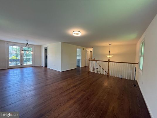 Empty room, Interior, Pendant Lights, Wood Texture Flooring