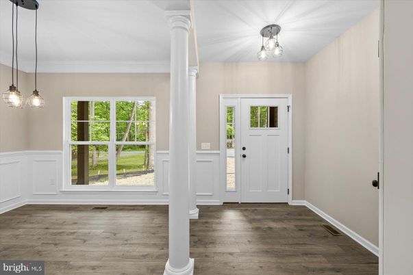 Empty room, Interior, Pendant Lights, Wood Texture Flooring
