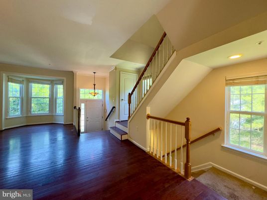 Interior, Pendant Lights, Recessed Lighting, Wood Texture Flooring