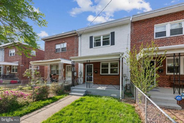 Exterior, Facade, Brick Facade, Rowhouse