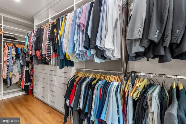 Interior, Walk-in Closets, Wood Texture Flooring