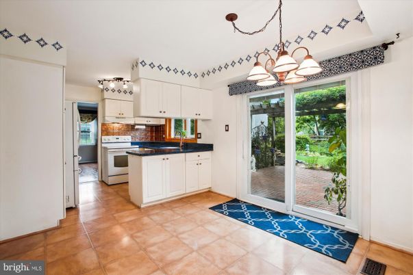 Chandelier, Interior, Kitchen, Stainless Steel Appliances