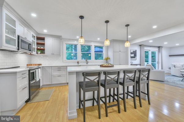 Interior, Kitchen, Pendant Lights, Recessed Lighting, Wood Texture Flooring
