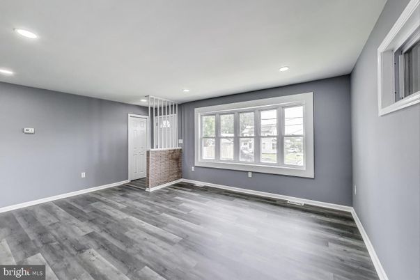 Empty room, Interior, Pendant Lights, Recessed Lighting, Wood Texture Flooring