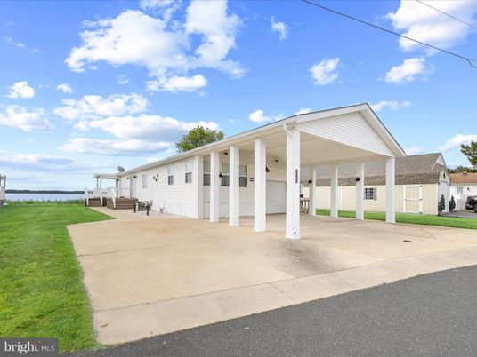 Detached Garage, Exterior