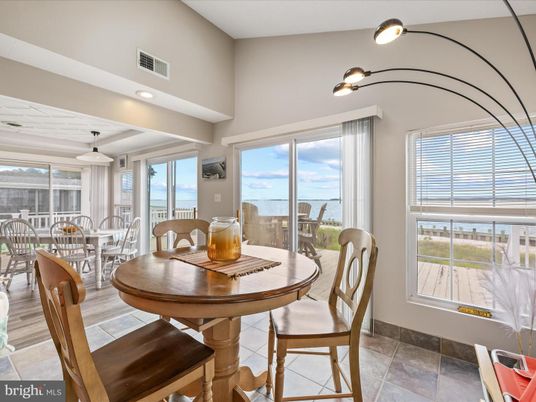 Dining room, Interior, Recessed Lighting, Water