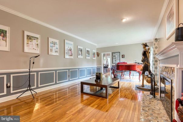 Interior, Living room, Piano, Recessed Lighting, Wood Texture Flooring