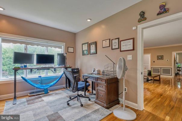 Home Office, Interior, Recessed Lighting, Wood Texture Flooring