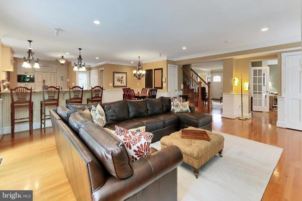 Chandelier, Dining room, Interior, Living room, Recessed Lighting, Wood Texture Flooring
