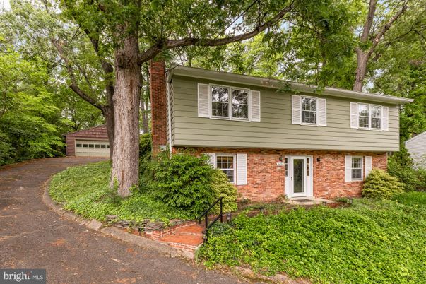 Exterior, Facade, Brick Facade, Split Level