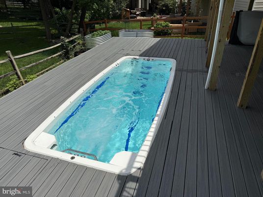 Exterior, Hot Tub, Pool