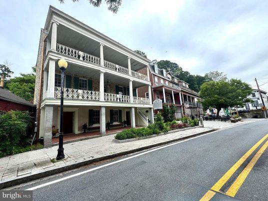 Exterior, Facade, Condo Building