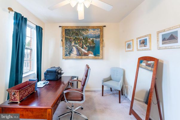 Home Office, Interior