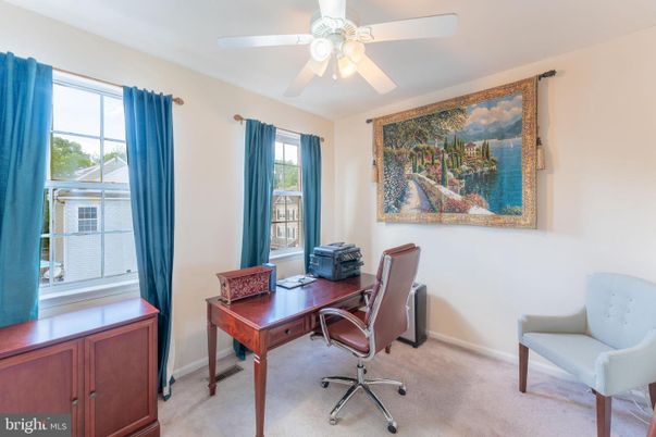Home Office, Interior