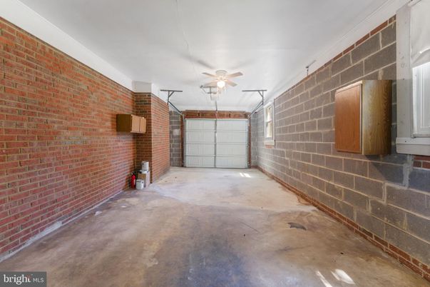 Garage, Interior, Stone Walls