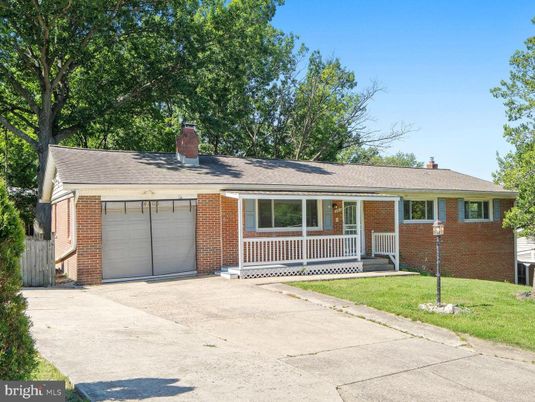 Attached, Exterior, Facade, Brick Facade, Cape Cod
