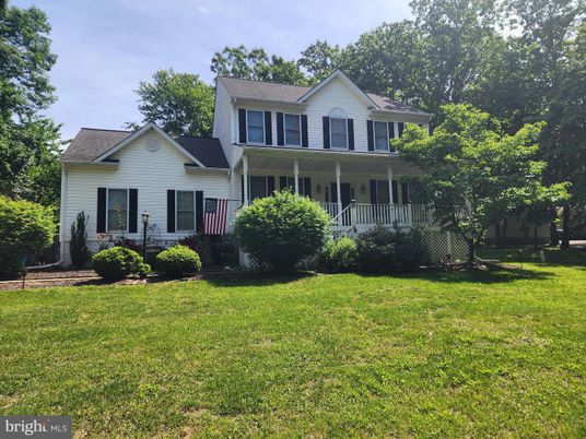 Backyard, Exterior, Facade, Farmhouse