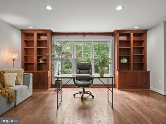 Home Office, Interior, Recessed Lighting, Wood Texture Flooring