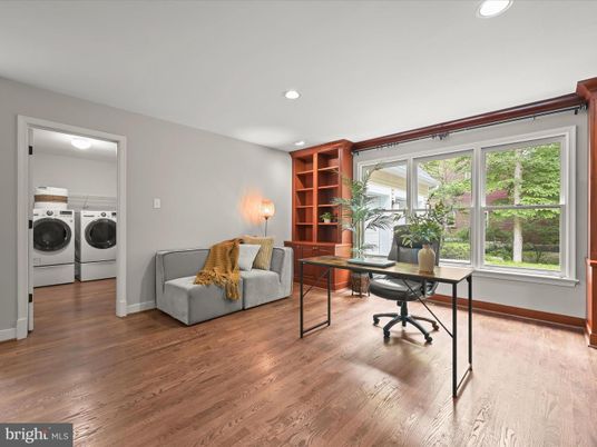 Home Office, Interior, Recessed Lighting, Washer, Wood Texture Flooring