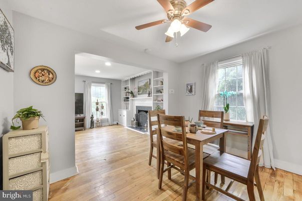 Dining room, Fireplace, Interior, Recessed Lighting, Wood Texture Flooring