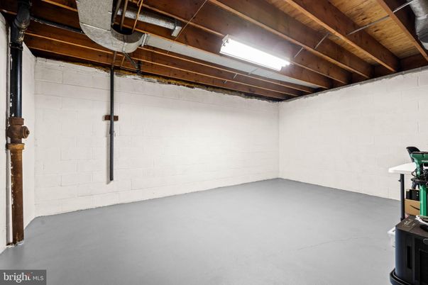 Garage, Interior, Wooden Beams, Wooden Ceilings
