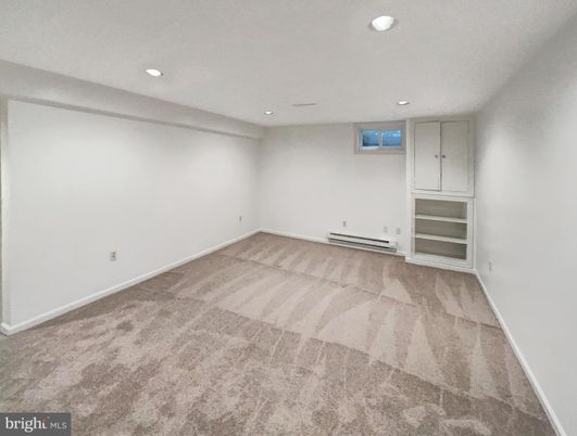 Empty room, Interior, Recessed Lighting