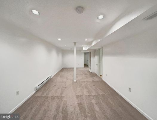 Empty room, Interior, Recessed Lighting