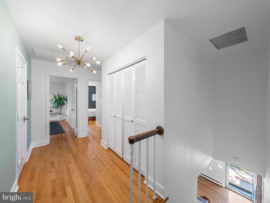 Interior, Pendant Lights, Wood Texture Flooring