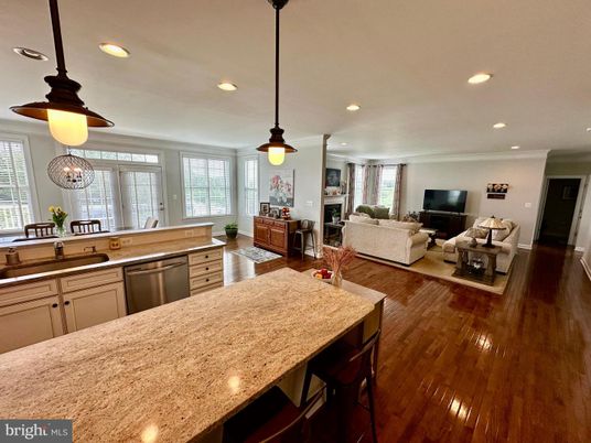 Interior, Kitchen, Living room, Pendant Lights, Recessed Lighting, Wood Texture Flooring