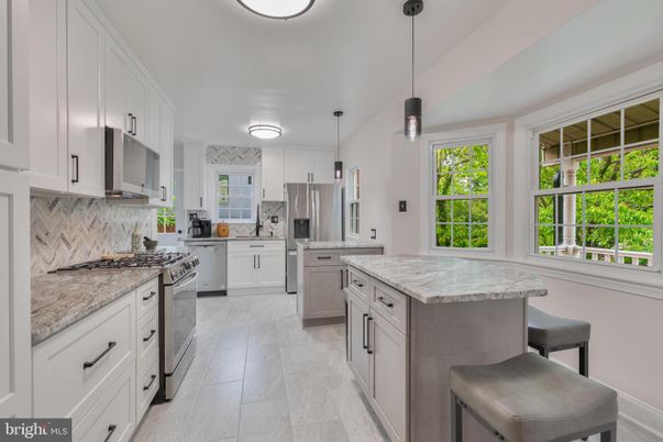Interior, Kitchen, Pendant Lights, Stainless Steel Appliances