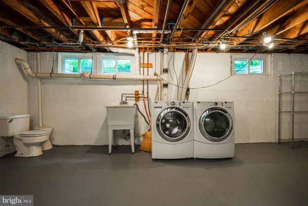 Interior, Washer, Wooden Beams, Wooden Ceilings