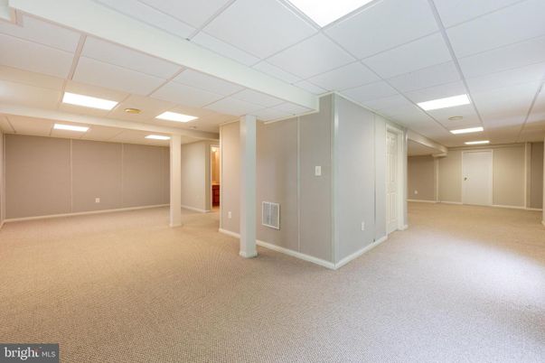 Empty room, Interior, Recessed Lighting