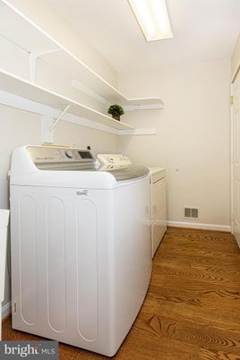 Interior, Washer, Wood Texture Flooring