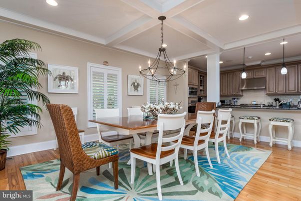 Chandelier, Dining room, Interior, Kitchen, Pendant Lights, Recessed Lighting, Wood Texture Flooring