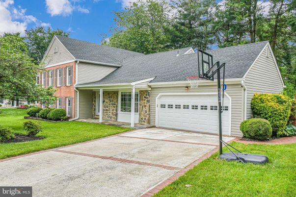 Attached, Exterior, Facade, Brick Facade, Cape Cod