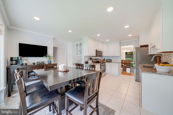 Dining room, Interior, Kitchen, Recessed Lighting, Stainless Steel Appliances