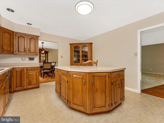 Chandelier, Dining room, Interior, Kitchen