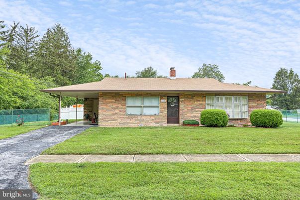 Backyard, Exterior, Facade, Brick Facade, Ranch