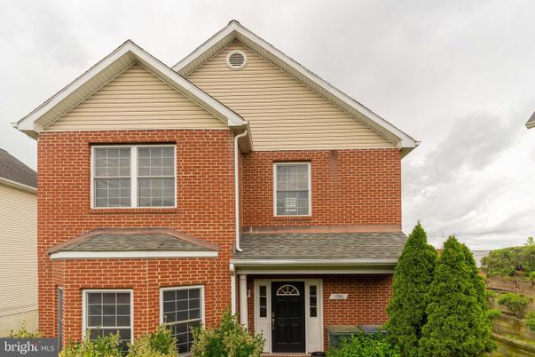 Exterior, Facade, Brick Facade, Brick Traditional