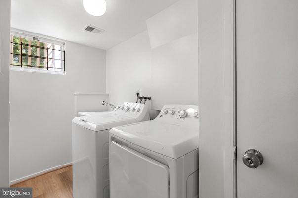 Interior, Washer, Wood Texture Flooring