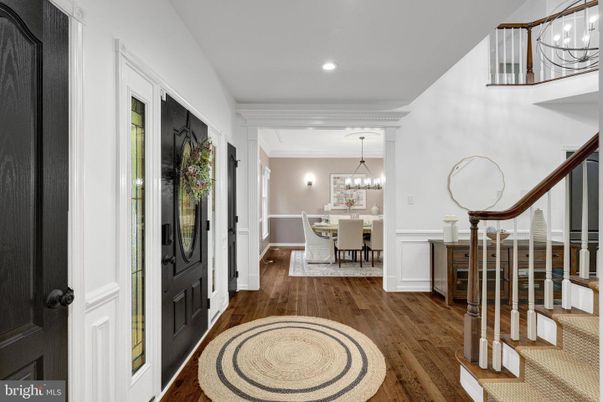 Chandelier, Dining room, Interior, Recessed Lighting, Wood Texture Flooring