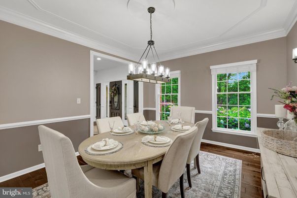 Chandelier, Dining room, Interior, Pendant Lights, Recessed Lighting, Wood Texture Flooring