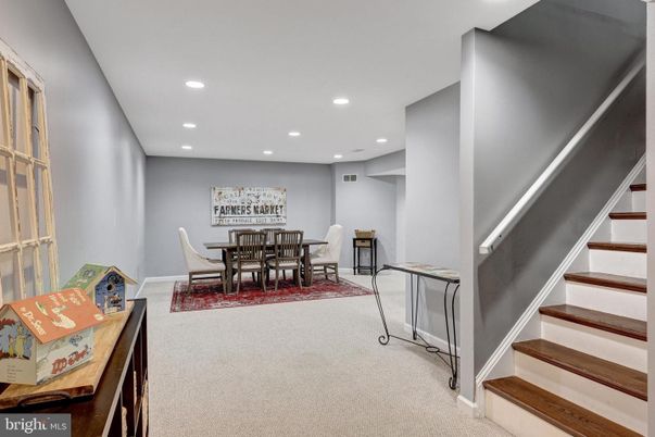 Dining room, Interior, Recessed Lighting