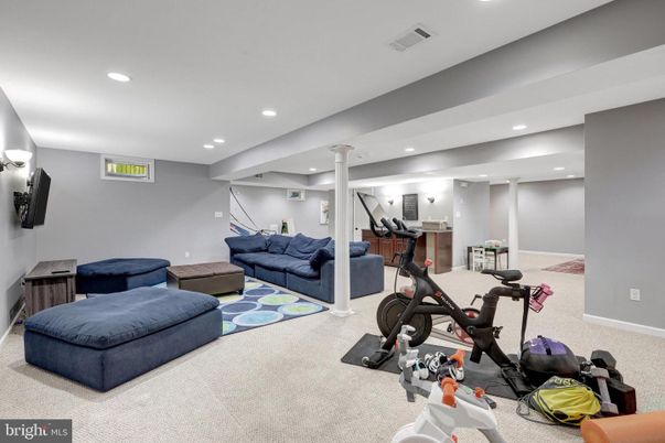 Fitness Equipment, Interior, Living room, Recessed Lighting