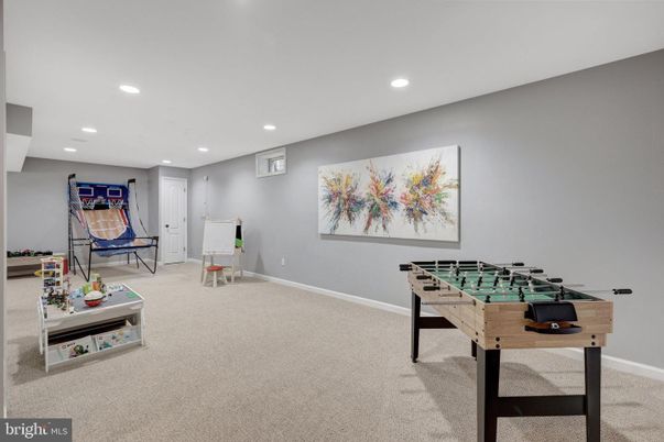 Game Room, Interior, Recessed Lighting