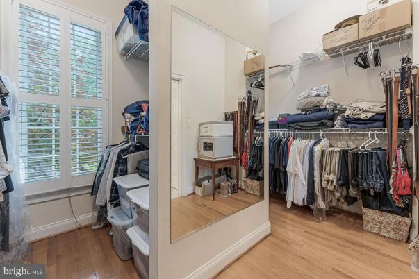 Interior, Walk-in Closets, Wood Texture Flooring